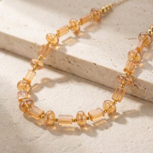 Desert Relic Necklace Escena